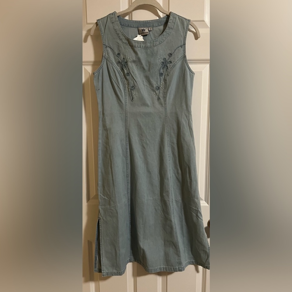 NWT Lafei Nier light denim dress. Size S